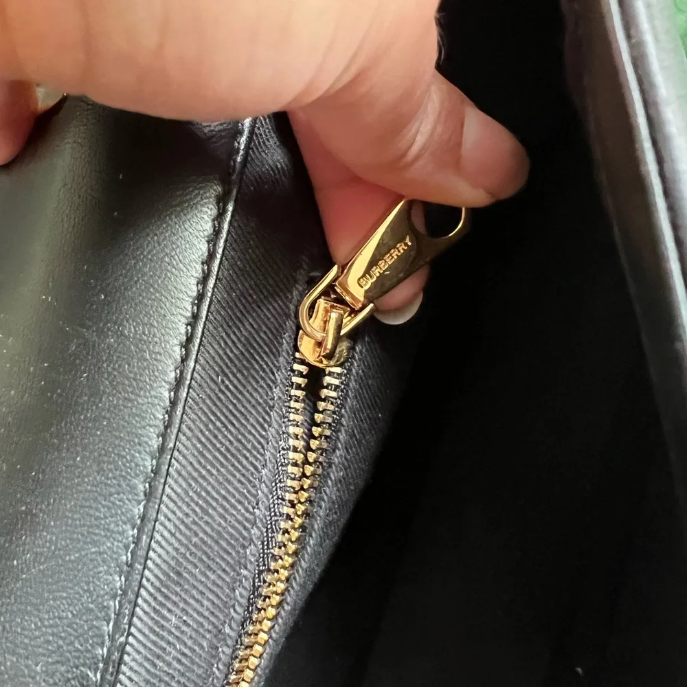 BURBERRY Lola TB Quilted Shoulder Bag US Medium see the measurements